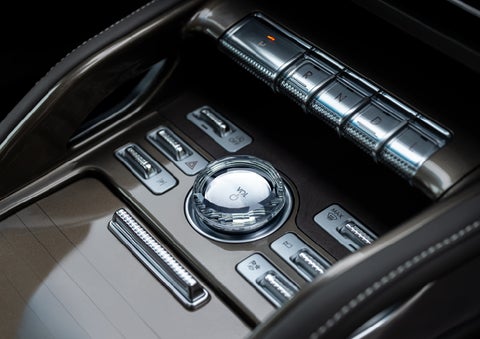 A crystal-inspired volume knob is shown in the center floor console of a 2024 Lincoln Nautilus® SUV. | Ed Morse Lincoln in Muscatine IA